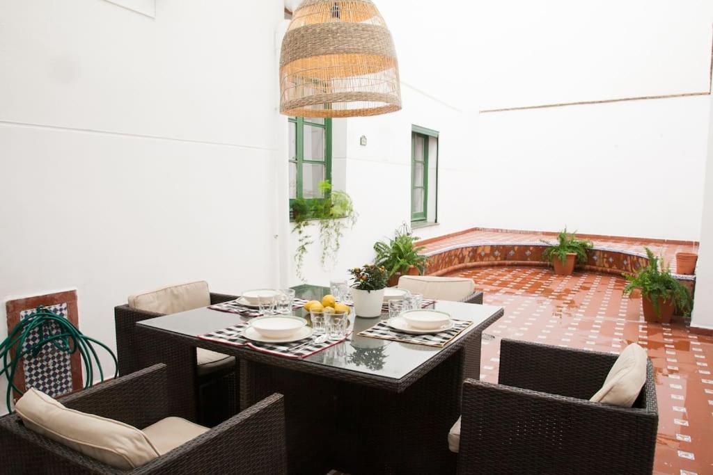 Apartamento Idyllic & Loveliest With Patio.private Parking Sevilla