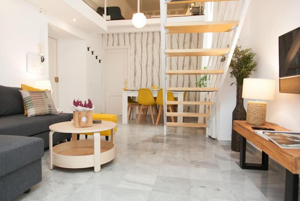 Idyllic & Loveliest With Patio.private Parking * Sevilla