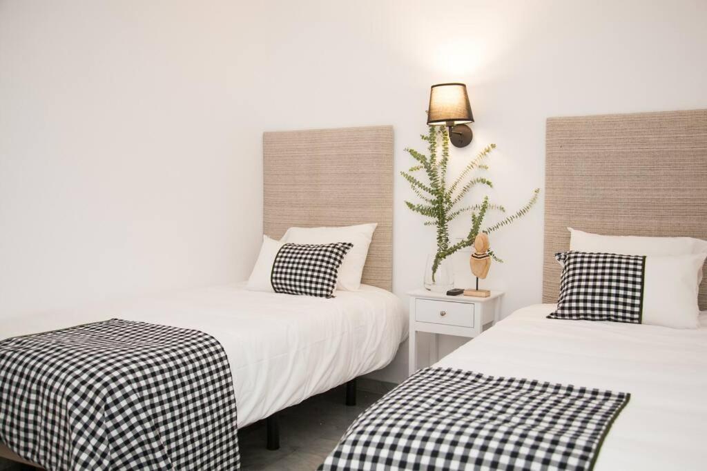 Idyllic & Loveliest With Patio.private Parking Apartamento *